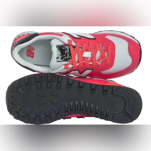 New Balance 574
Vivid Coral Camo (Women's) - Picture 2 of 6